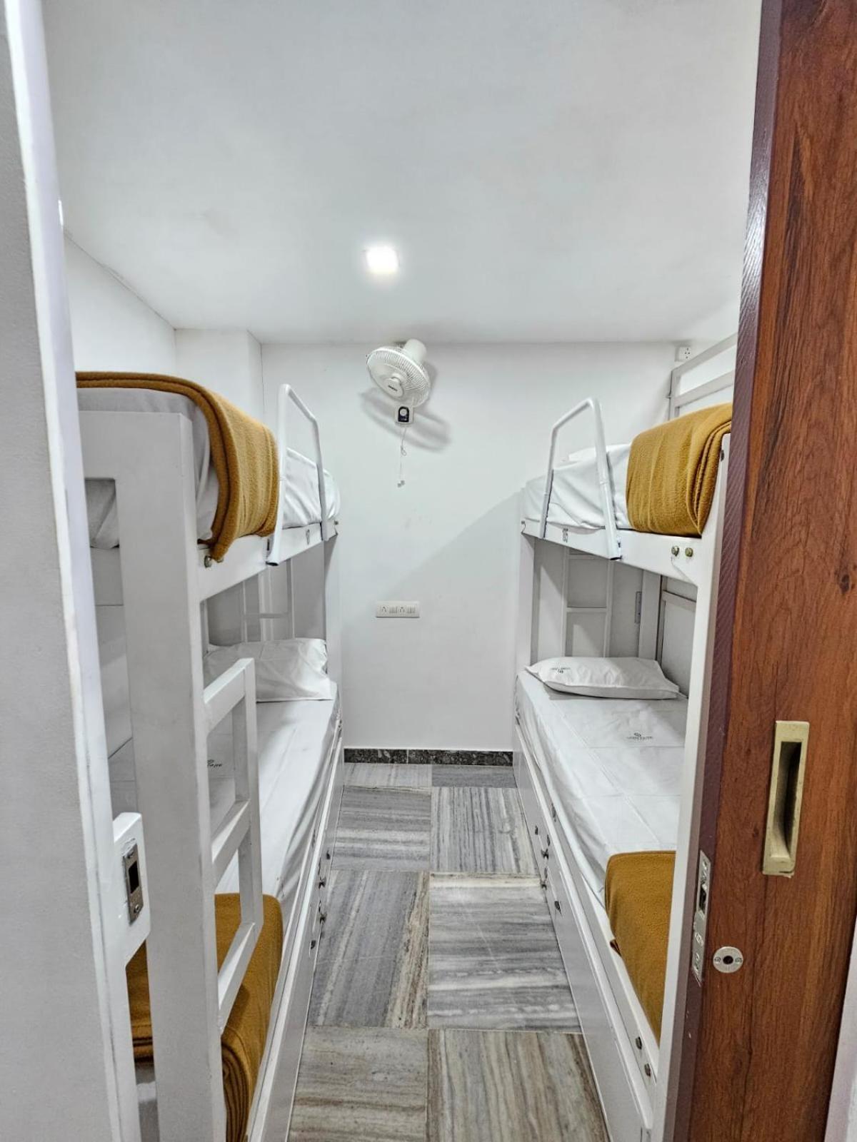 Lowfare Dormitory Kozhikode Exterior photo